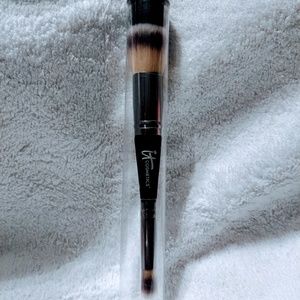It cosmetics heavenly luxe complexion brush 7